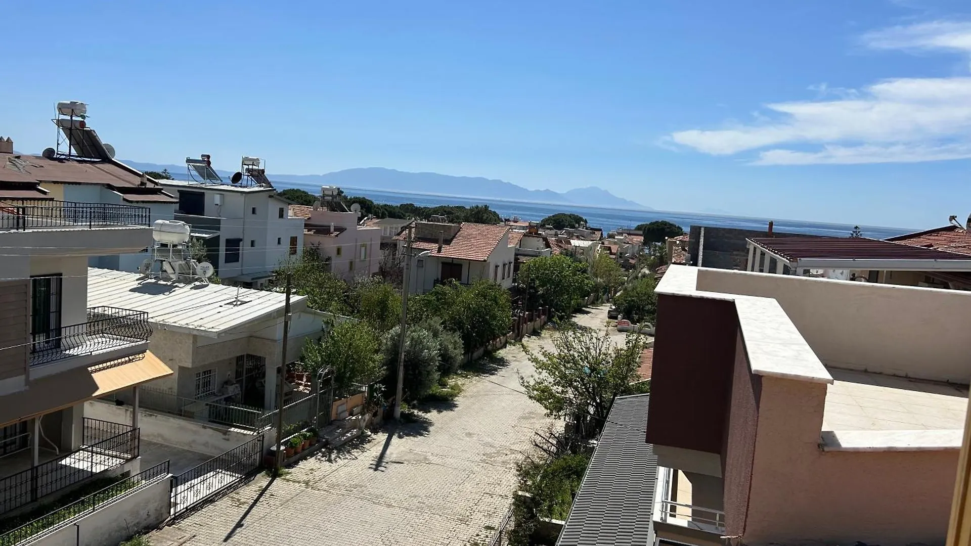 Denize 200 Metre, 3+1 Bahceli Villa Gumuldur